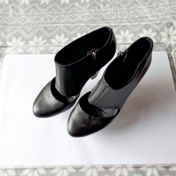 Aldo black faux leather bootie with cut out detail - Picture 4 of 8